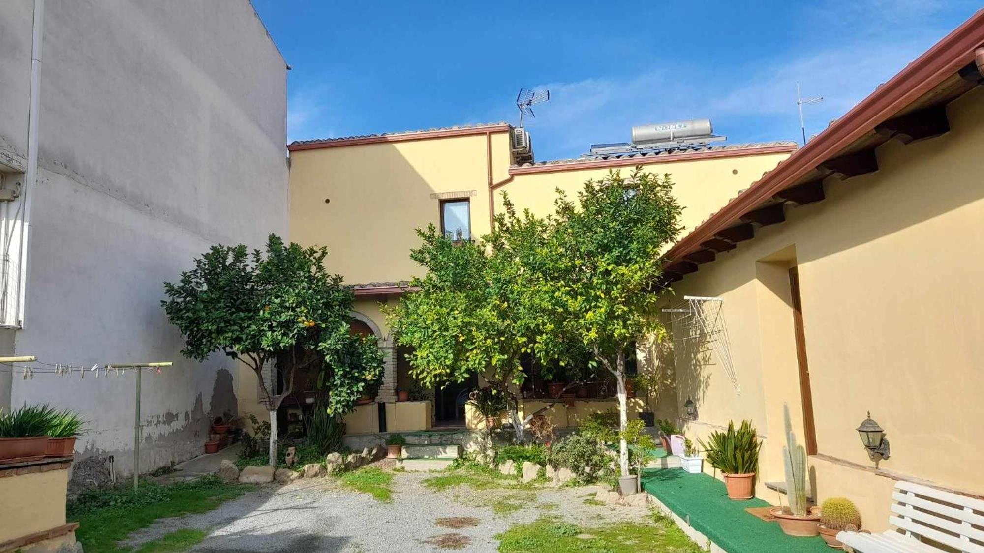 B&B Gli Archi Sìnnai Exteriör bild