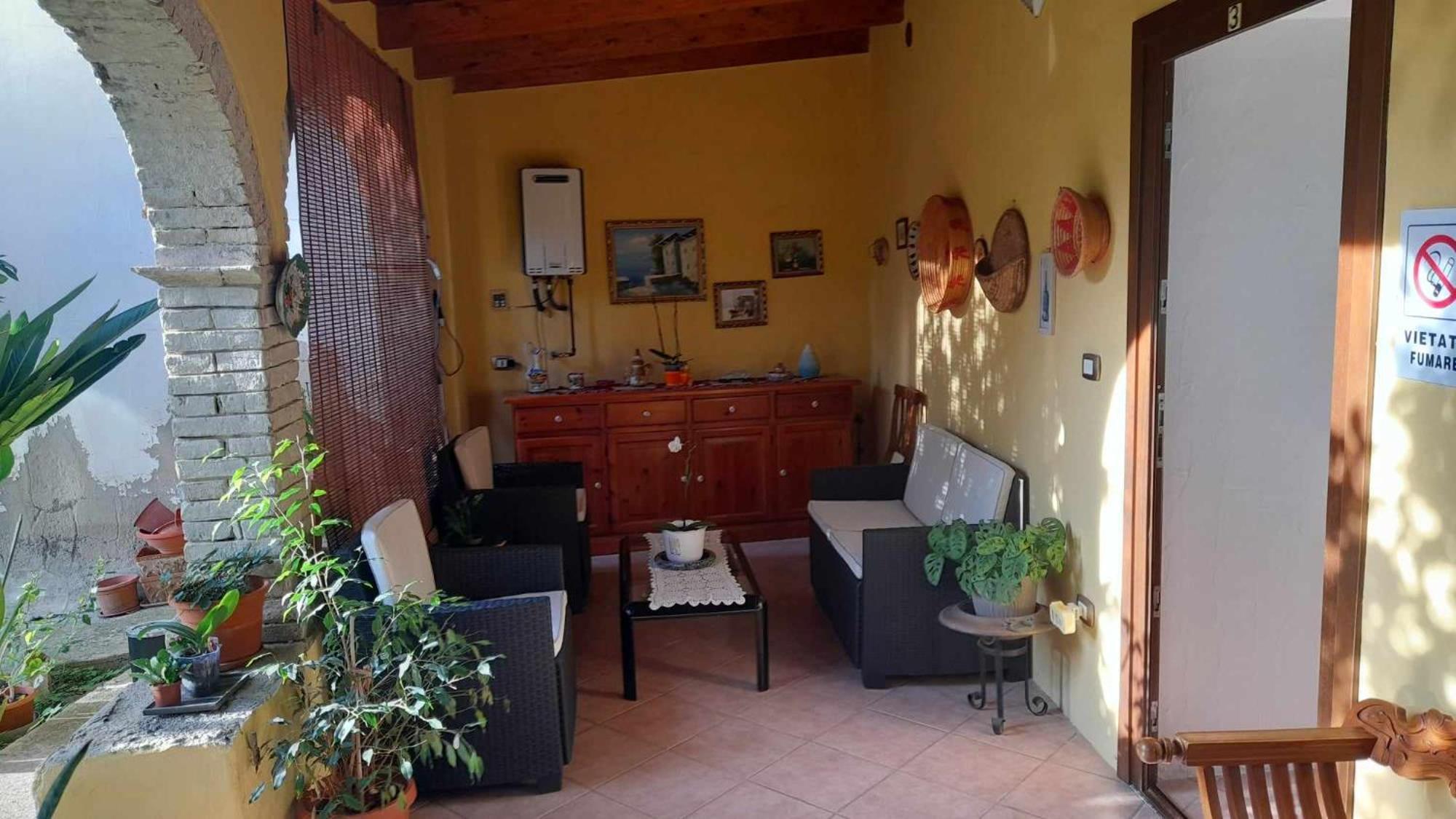 B&B Gli Archi Sìnnai Exteriör bild