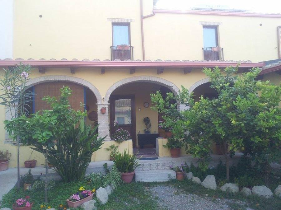 B&B Gli Archi Sìnnai Exteriör bild